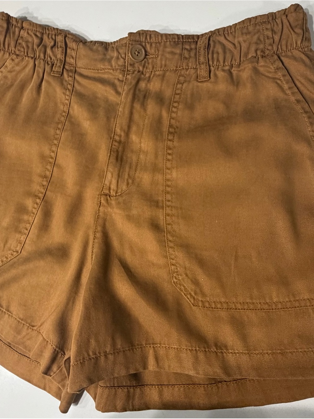 Sanctuary Men's Flat-Front Casual Shorts in Caramel Brown
